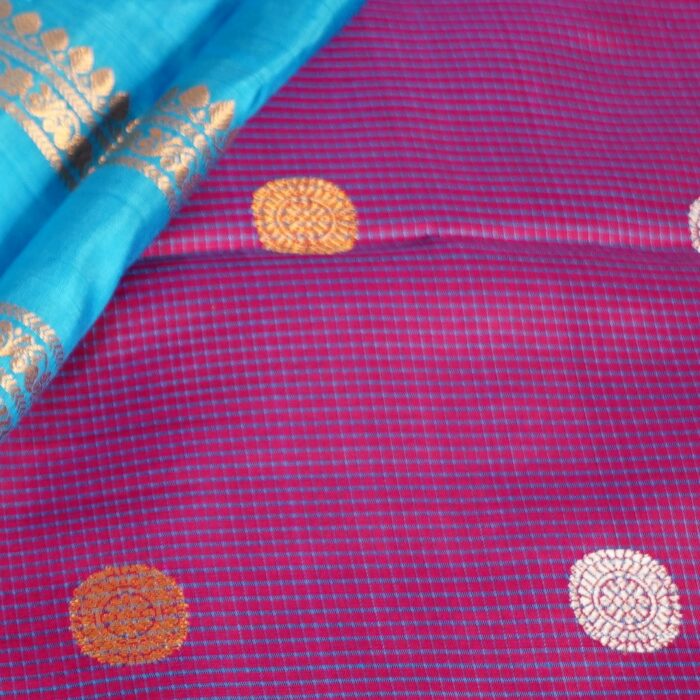 Classic Saree - Image 3